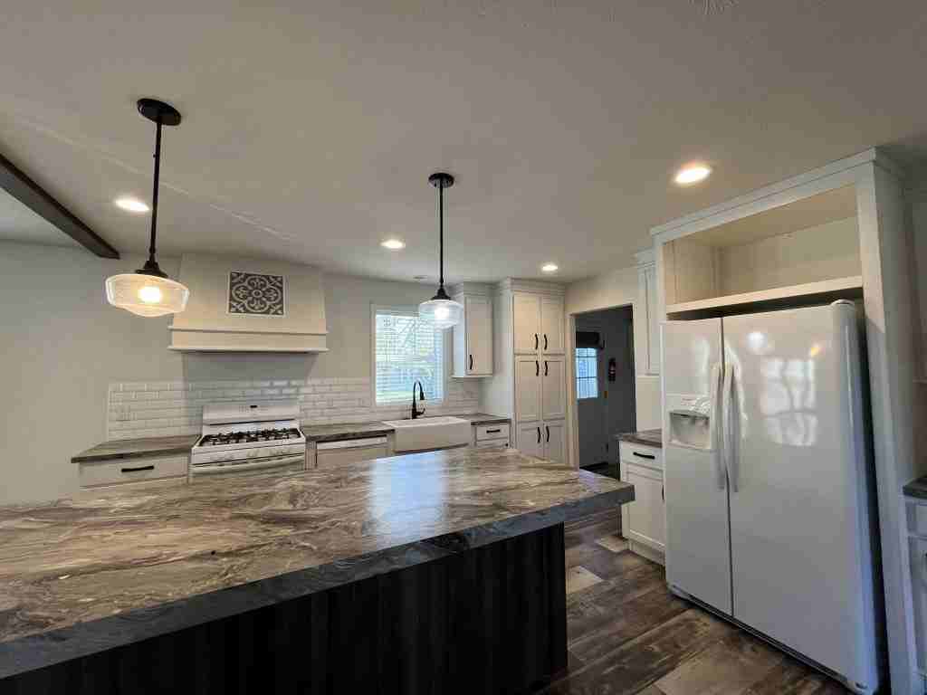 89 Robin Rd - Photo 4 of 22
