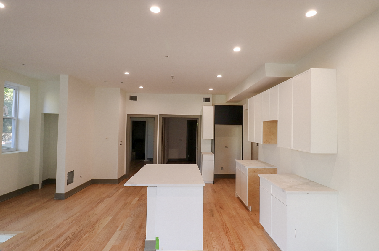 2101 W Evergreen Ave #1 - Photo 3 of 26