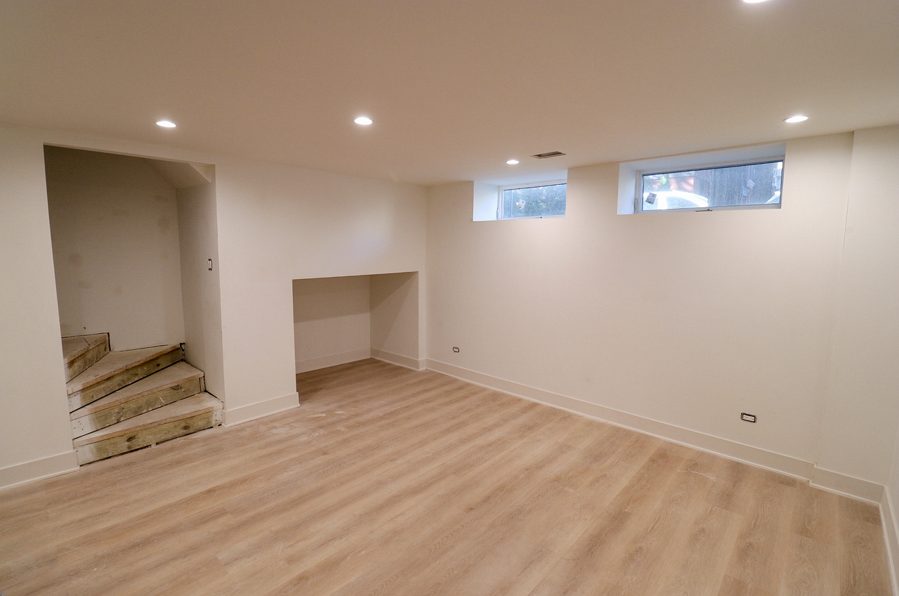2101 W Evergreen Ave #1 - Photo 4 of 26