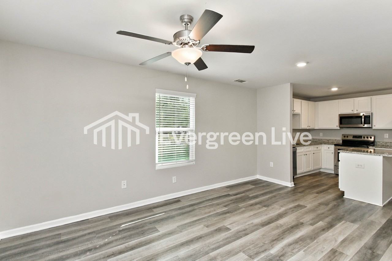 108 Longleaf Dr - Photo 2 of 8