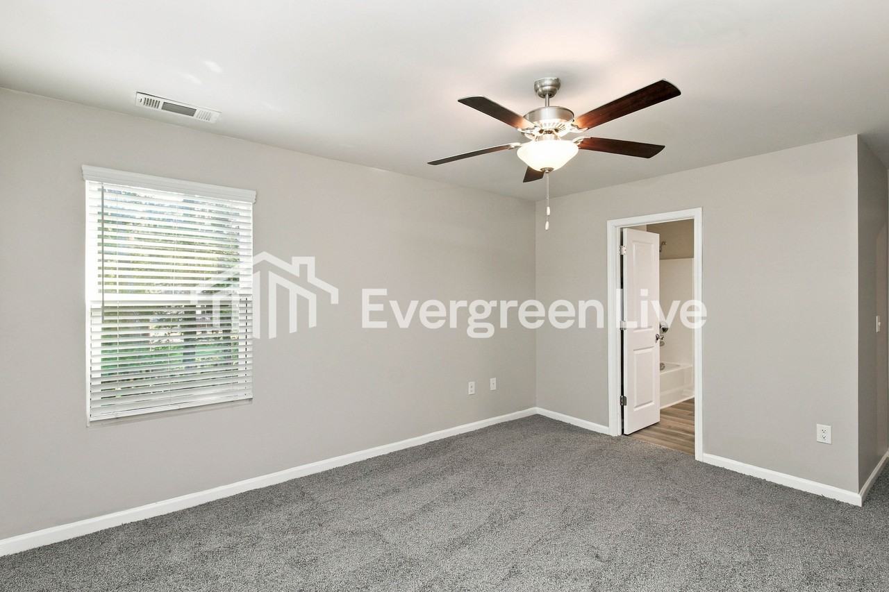 108 Longleaf Dr - Photo 4 of 8