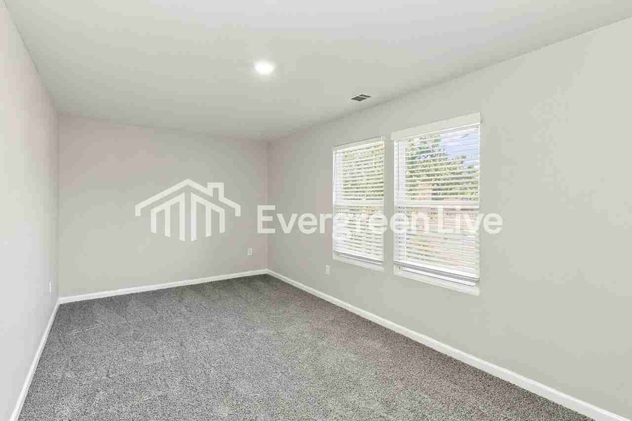 108 Longleaf Dr - Photo 7 of 8