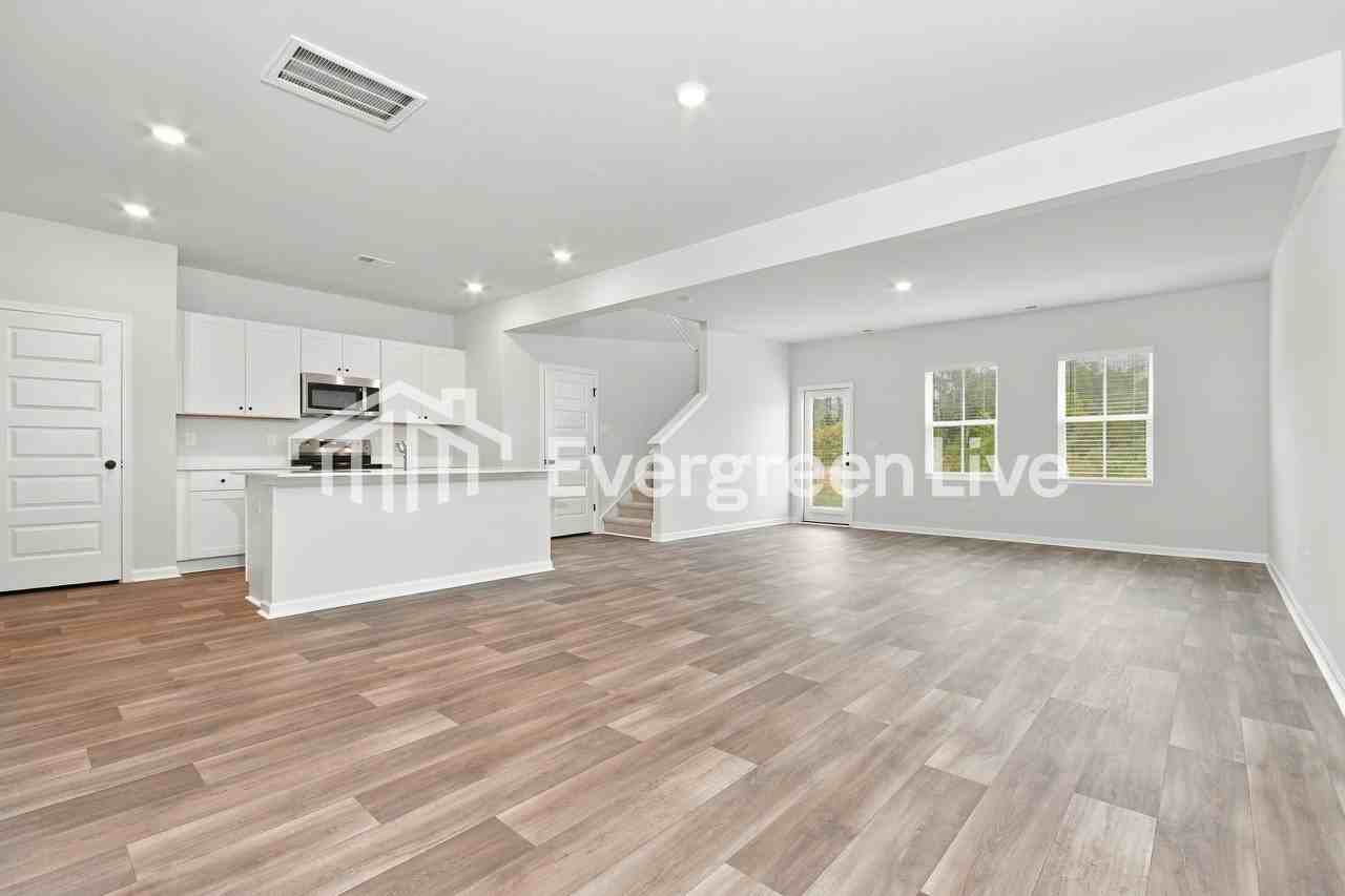 127 Green Thistle Way - Photo 3 of 15