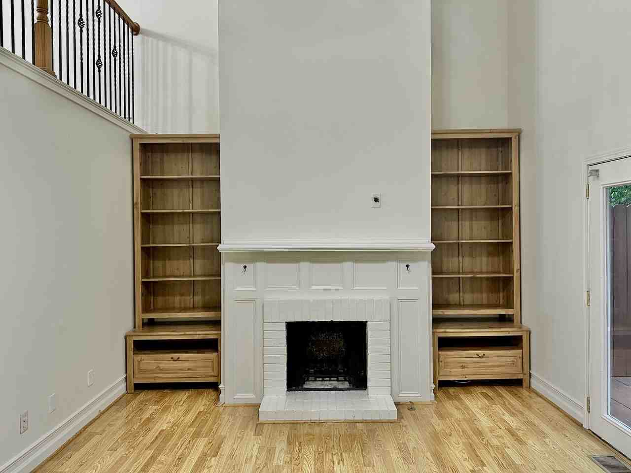 835 Glendale Ter Ne #7 - Photo 3 of 14