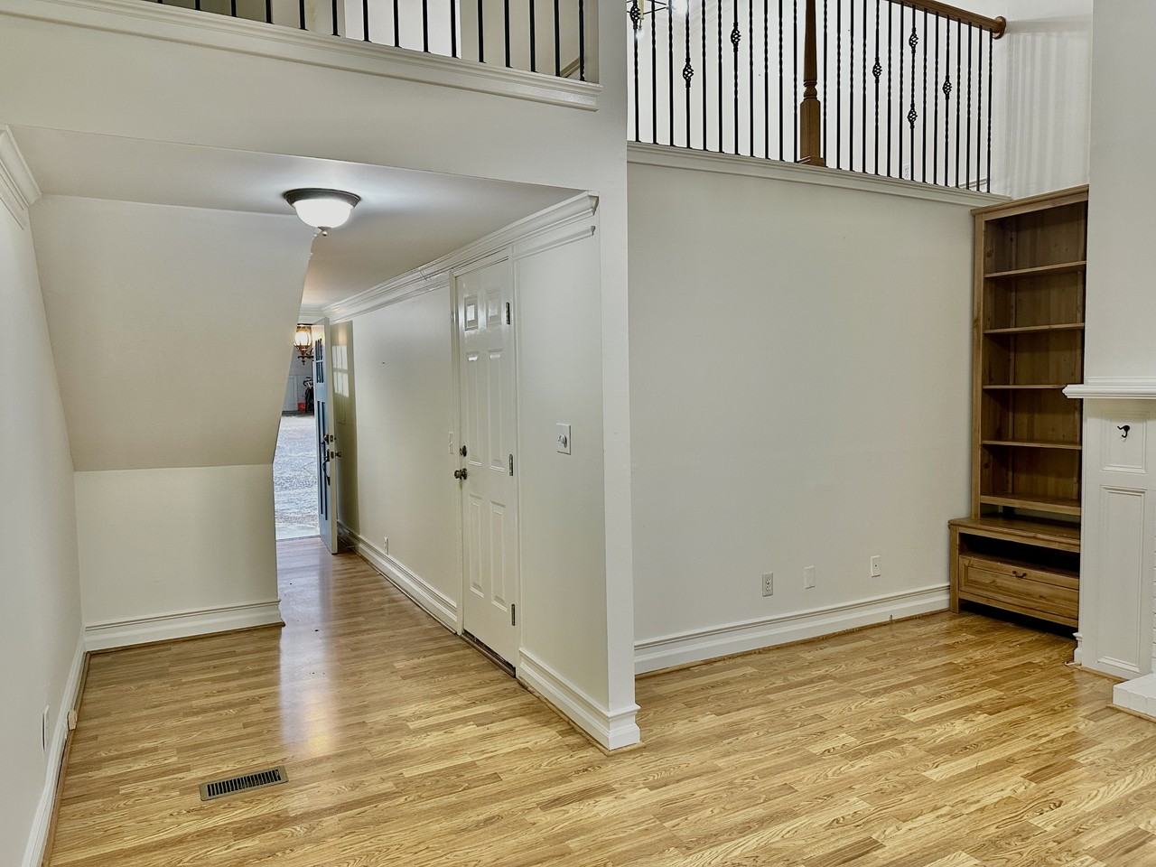 835 Glendale Ter Ne #7 - Photo 4 of 14