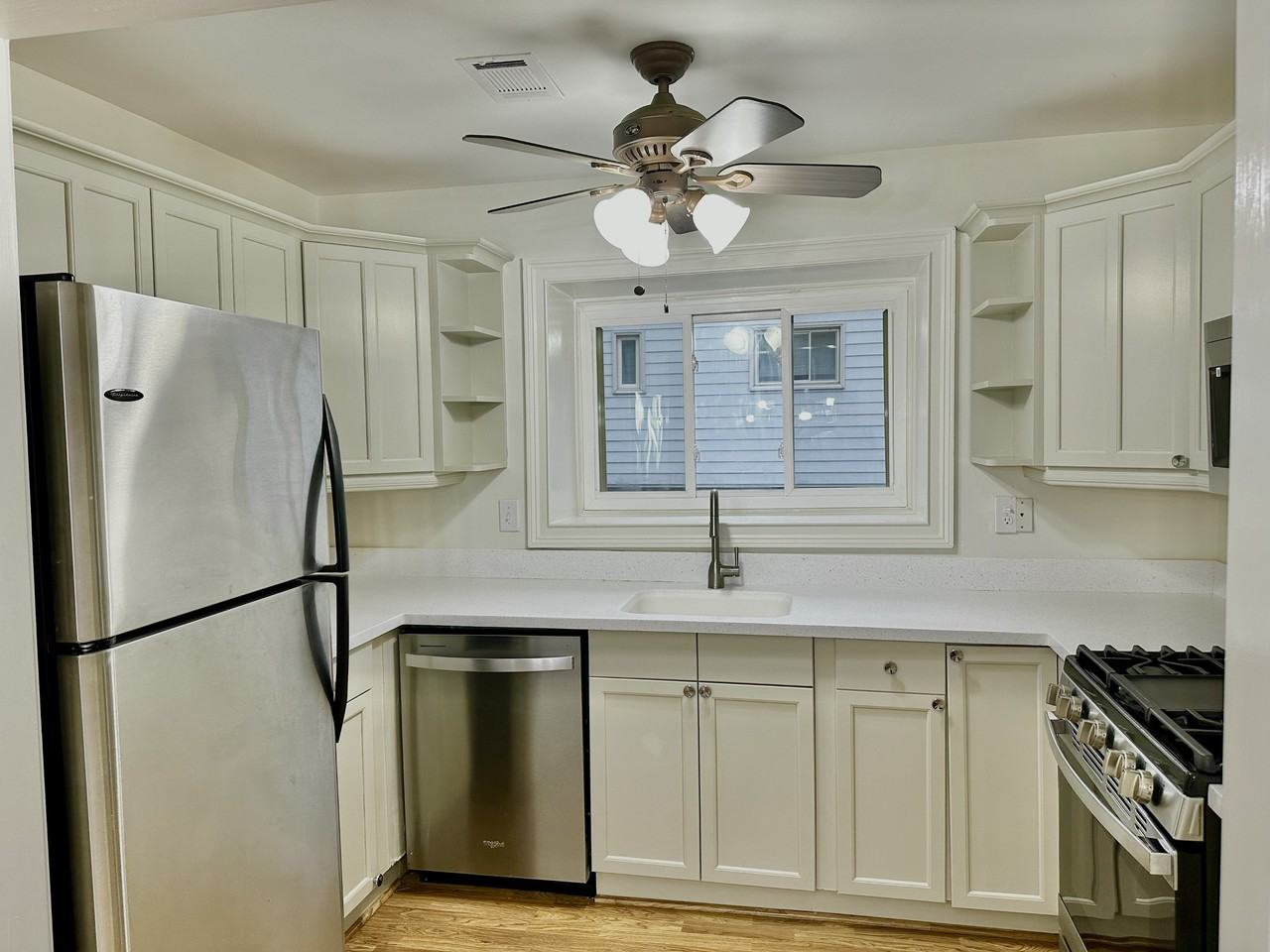 835 Glendale Ter Ne #7 - Photo 7 of 14