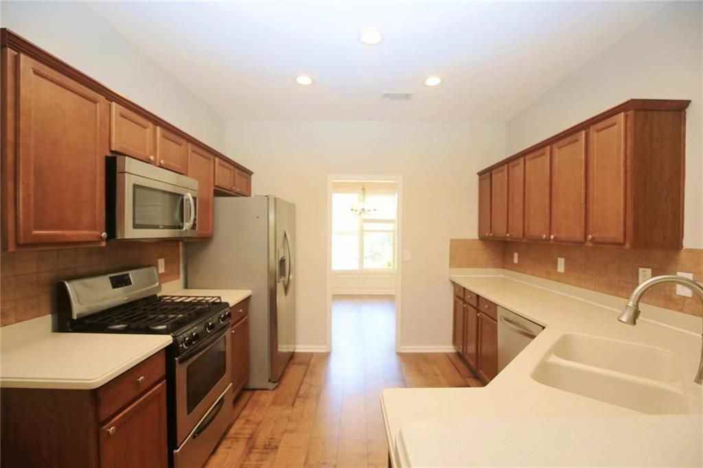 410 Ruby Forest Pkwy - Photo 6 of 33