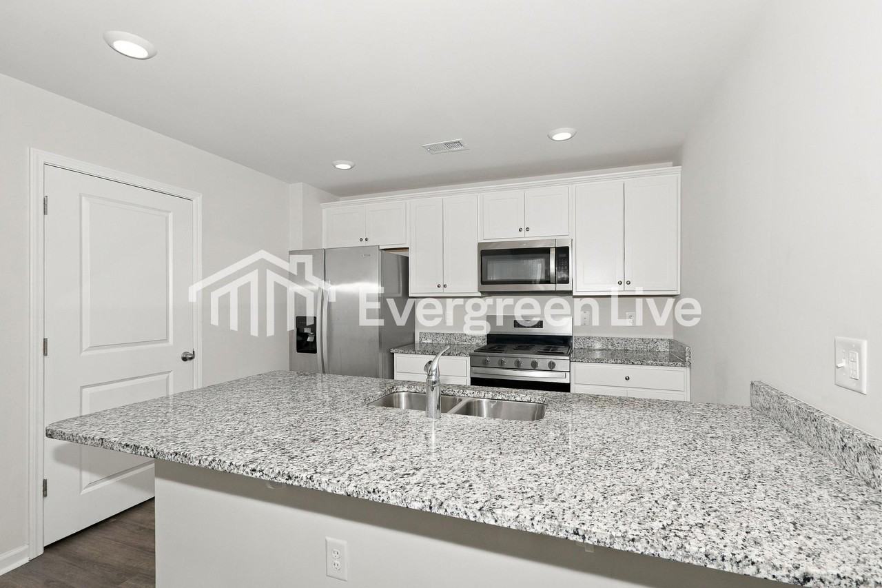 2279 Courtina Way - Photo 4 of 15