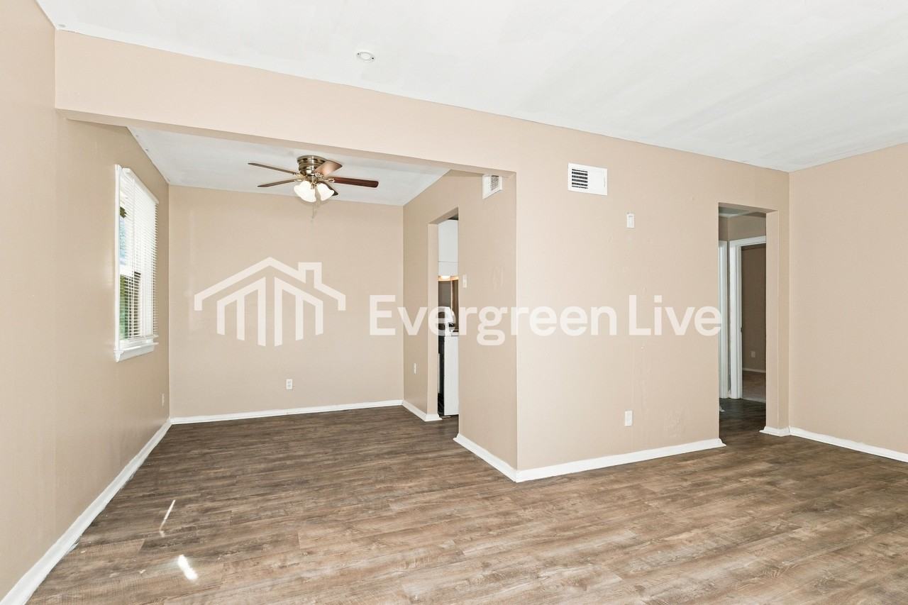 9120 Bobb Ave - Photo 4 of 15
