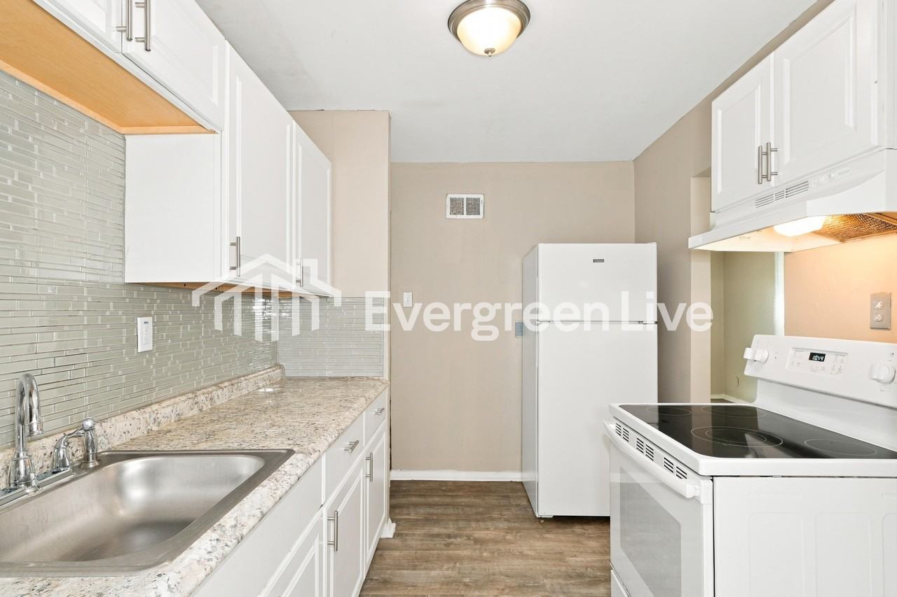 9120 Bobb Ave - Photo 7 of 15