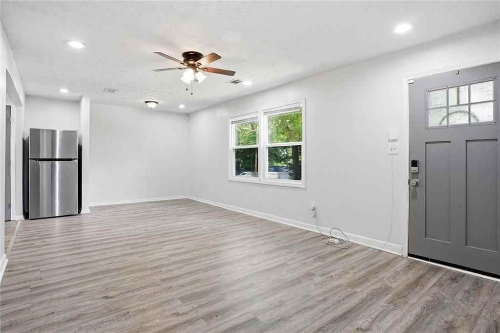 923 Redford Dr Se - Photo 5 of 25
