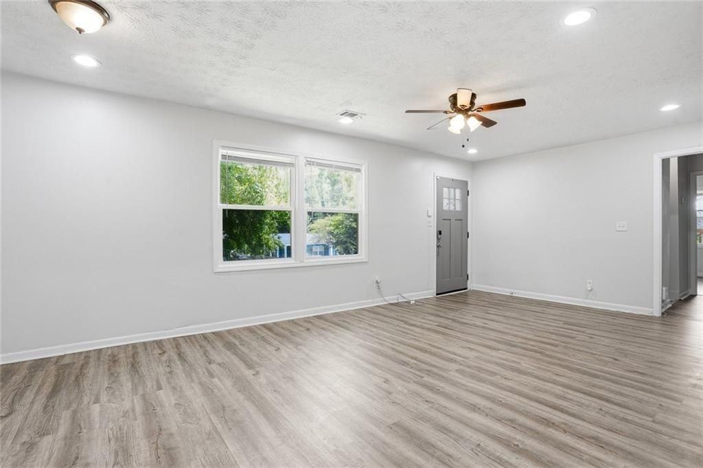 923 Redford Dr Se - Photo 6 of 25