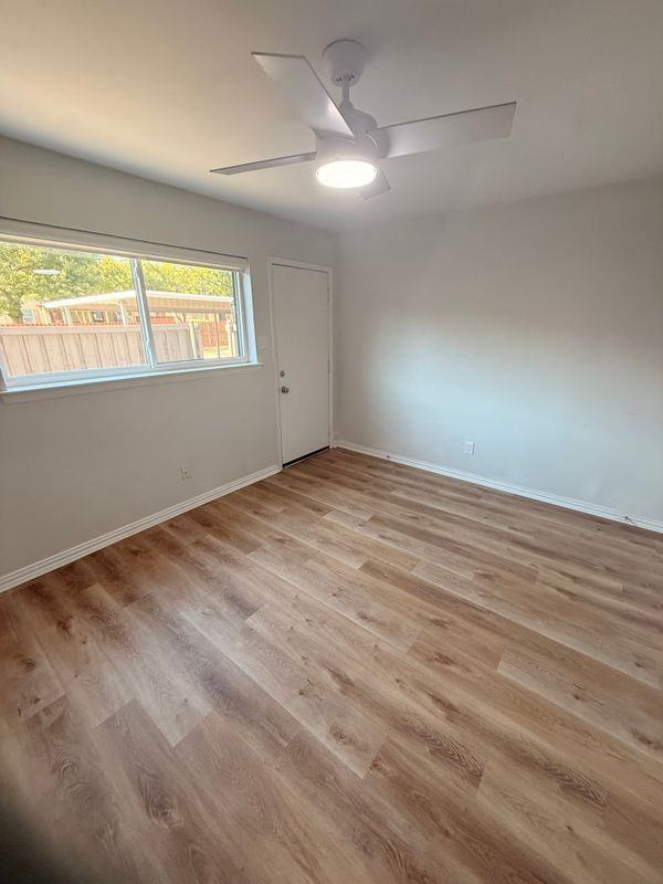 3937 Inwood Rd - Photo 6 of 19