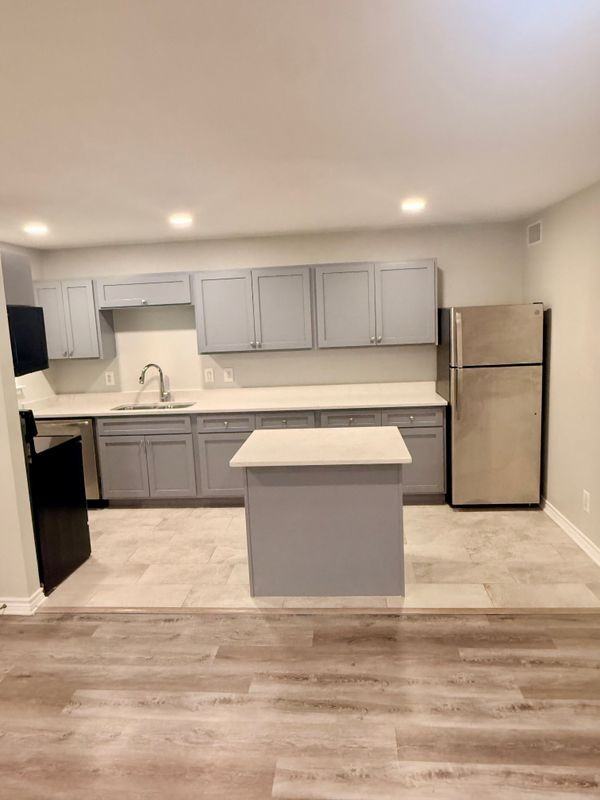 3933 Inwood Rd - Photo 2 of 7