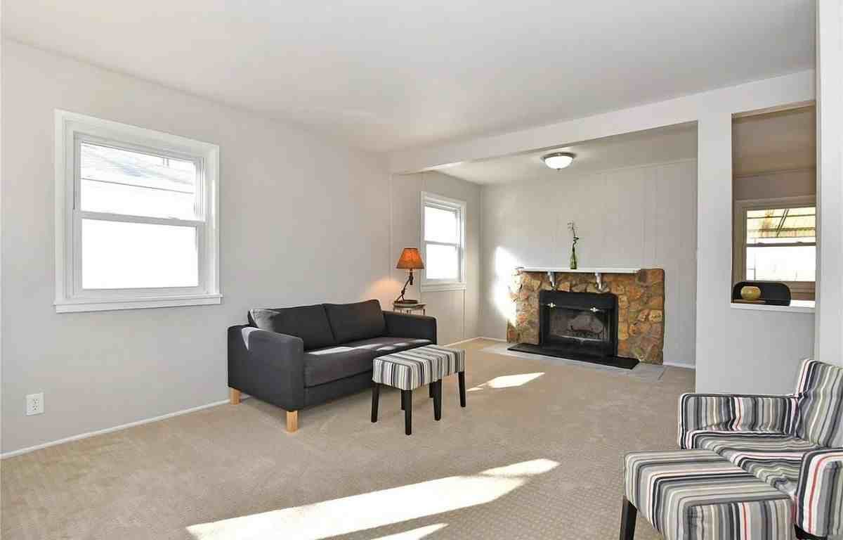 1621 Ruth Dr - Photo 3 of 14