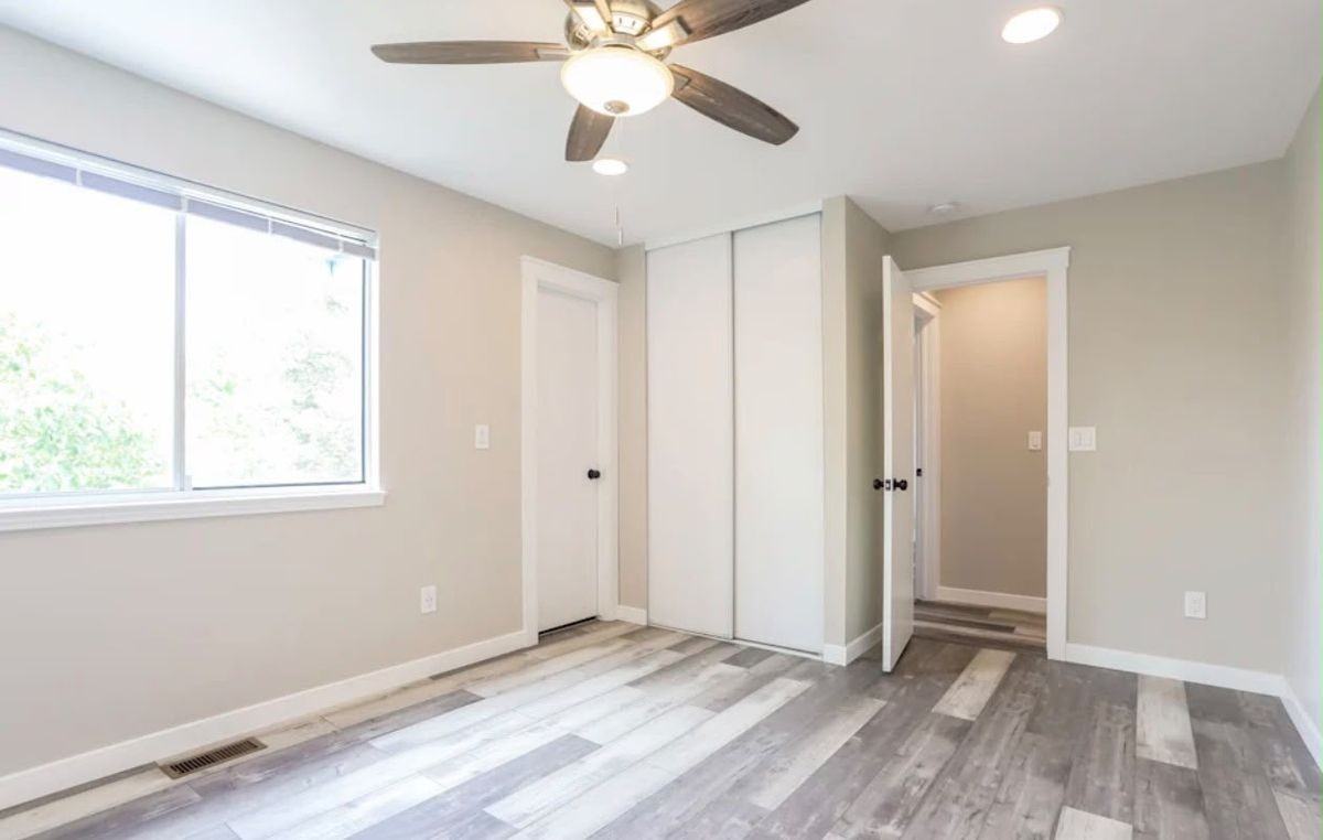 2607 S Salida St - Photo 4 of 12