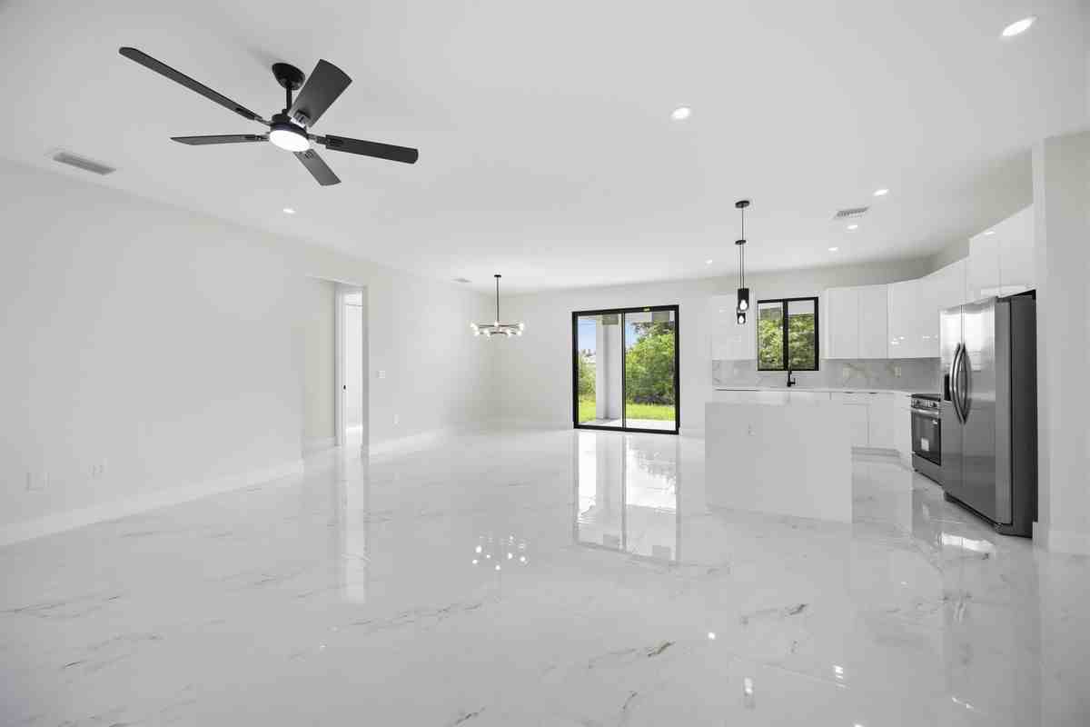 553 Lomond Dr - Photo 3 of 31