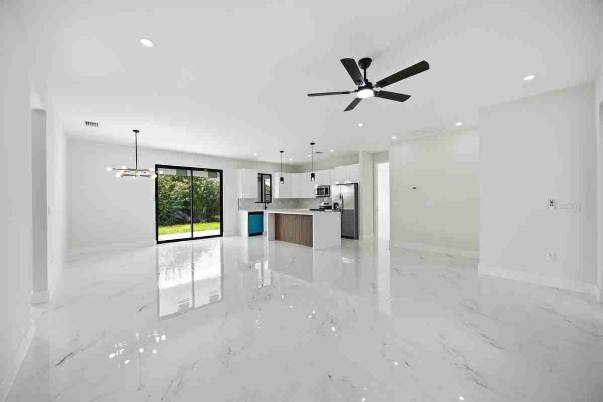 553 Lomond Dr - Photo 5 of 31