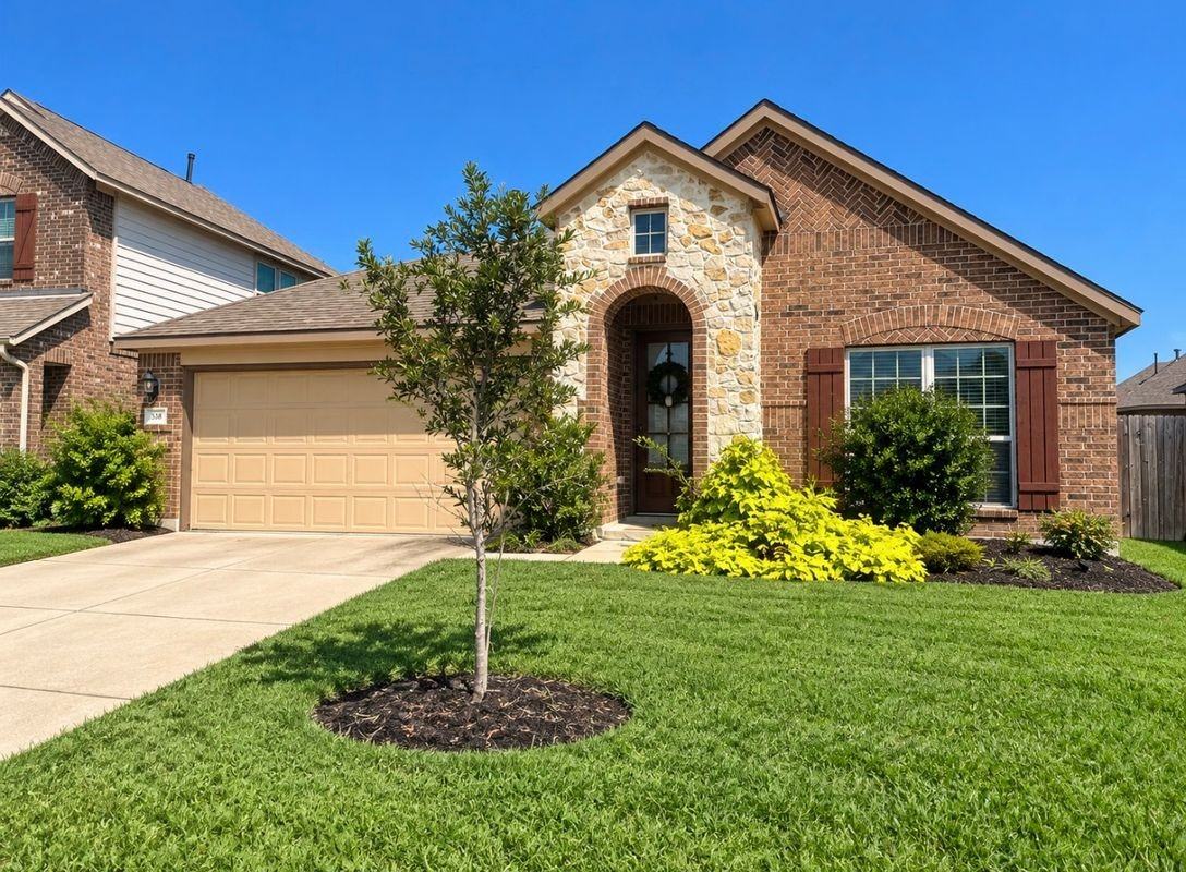 2638 Ivy Wood Ln - Photo 2 of 5
