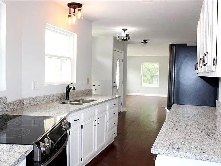 1225 Winton Ave - Photo 7 of 9