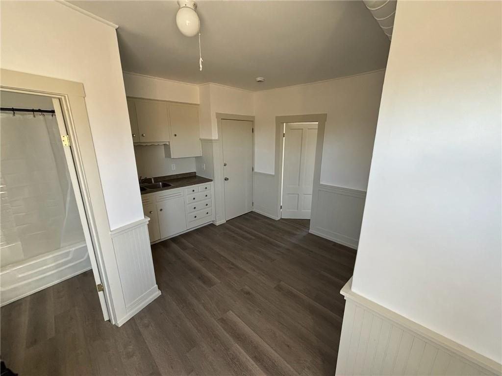 251 Cottage St - Photo 3 of 13