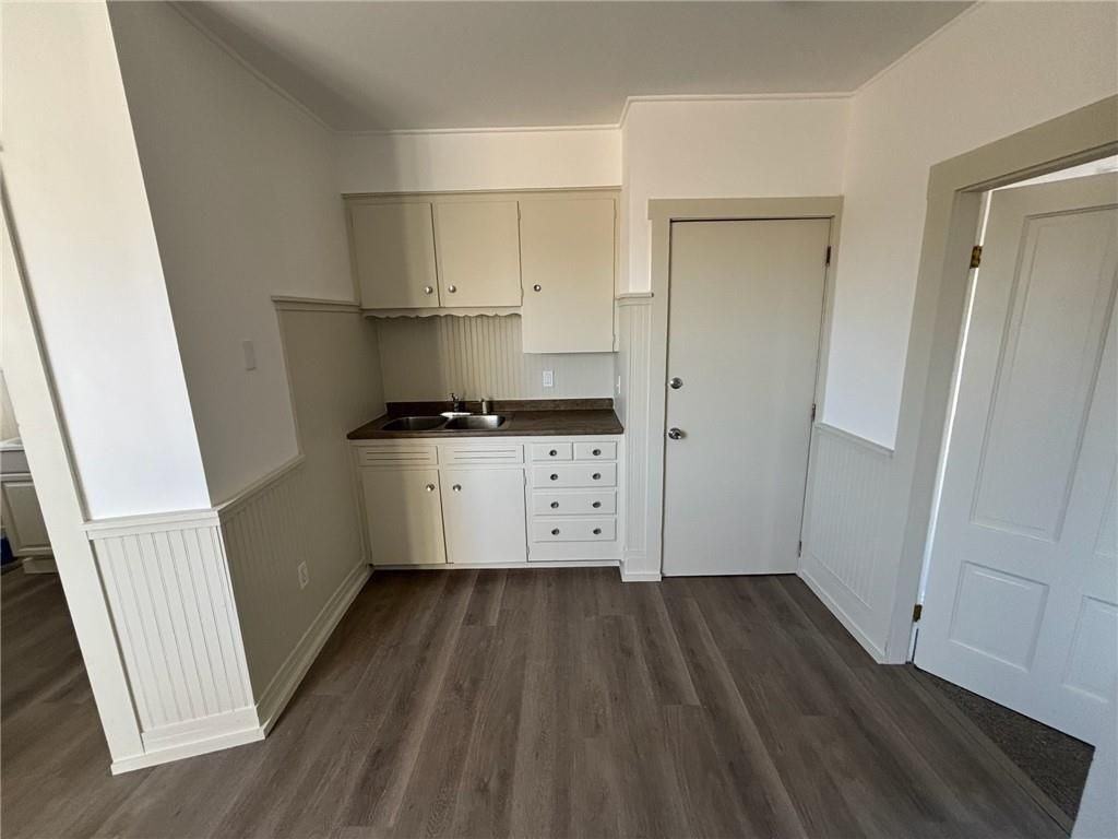 251 Cottage St - Photo 6 of 13