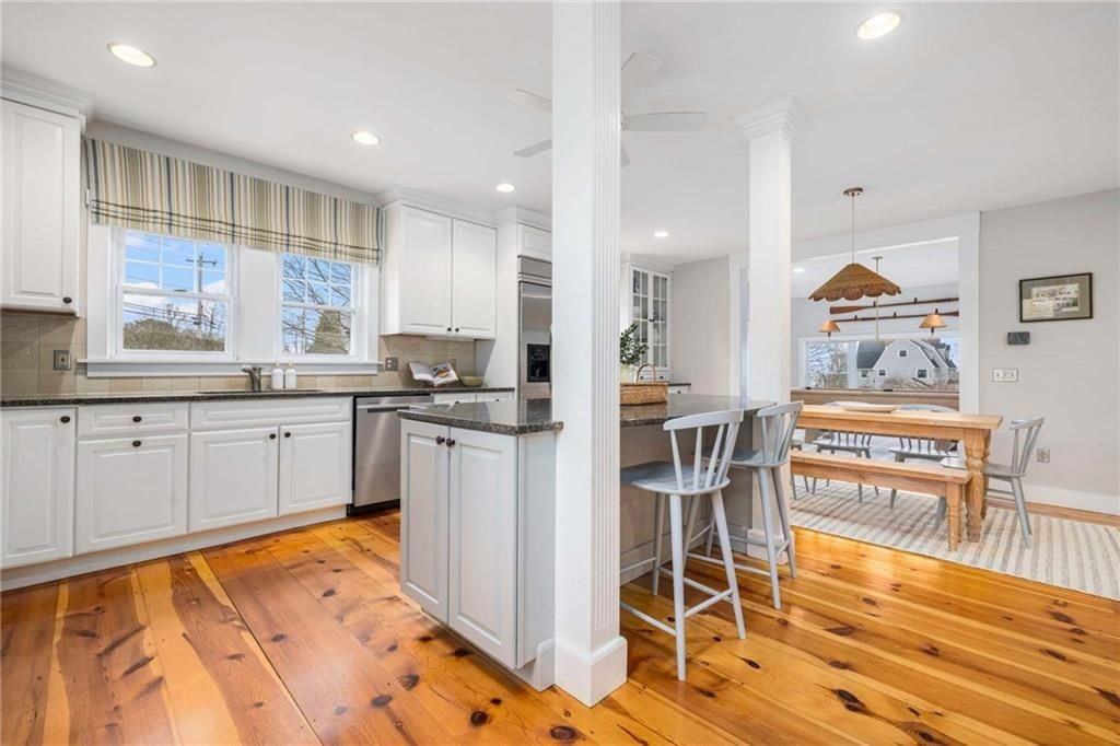 430 Ocean Rd - Photo 5 of 48