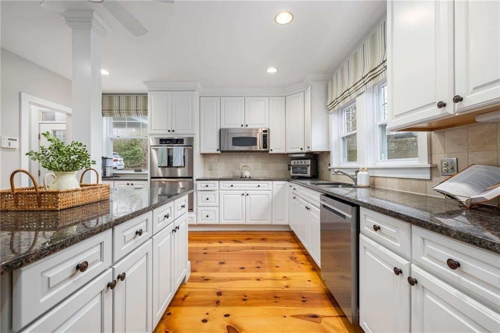 430 Ocean Rd - Photo 6 of 48