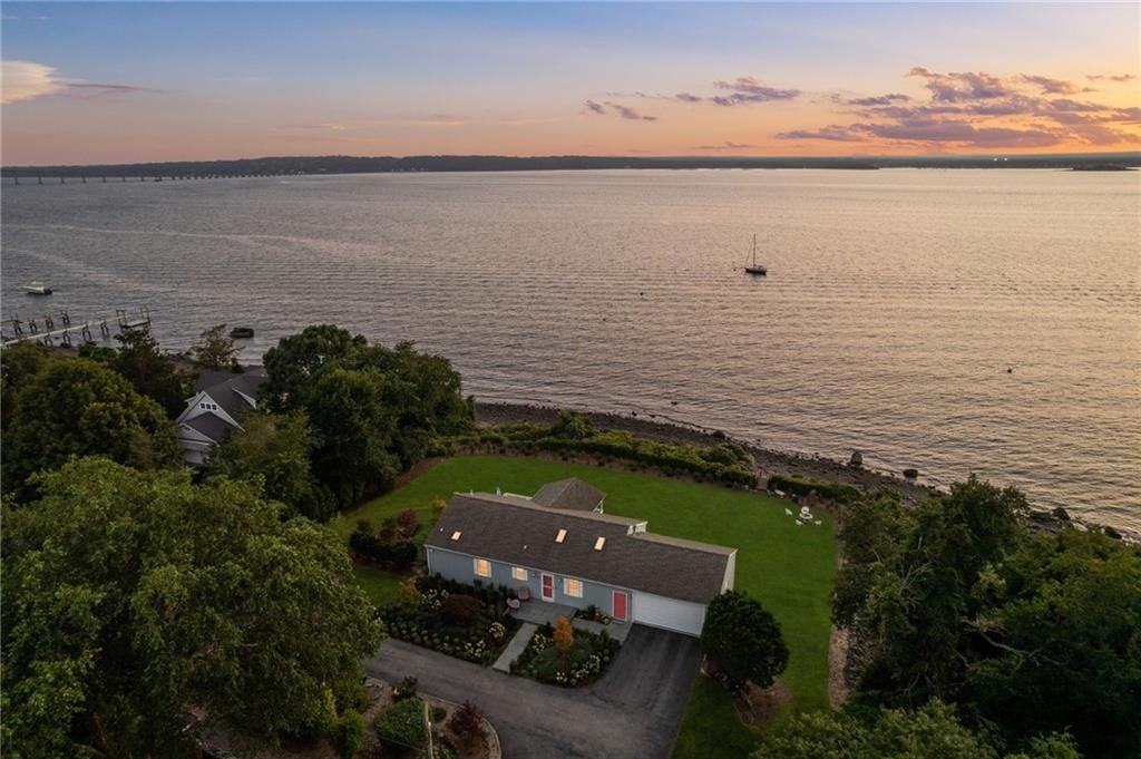 585 Seaside Dr - Photo 2 of 50