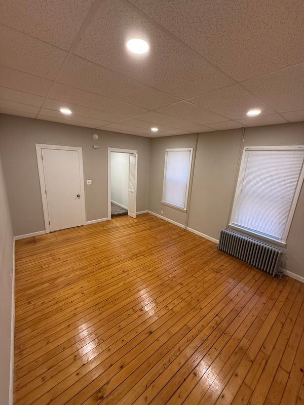 8 Thompson Ct - Photo 6 of 11
