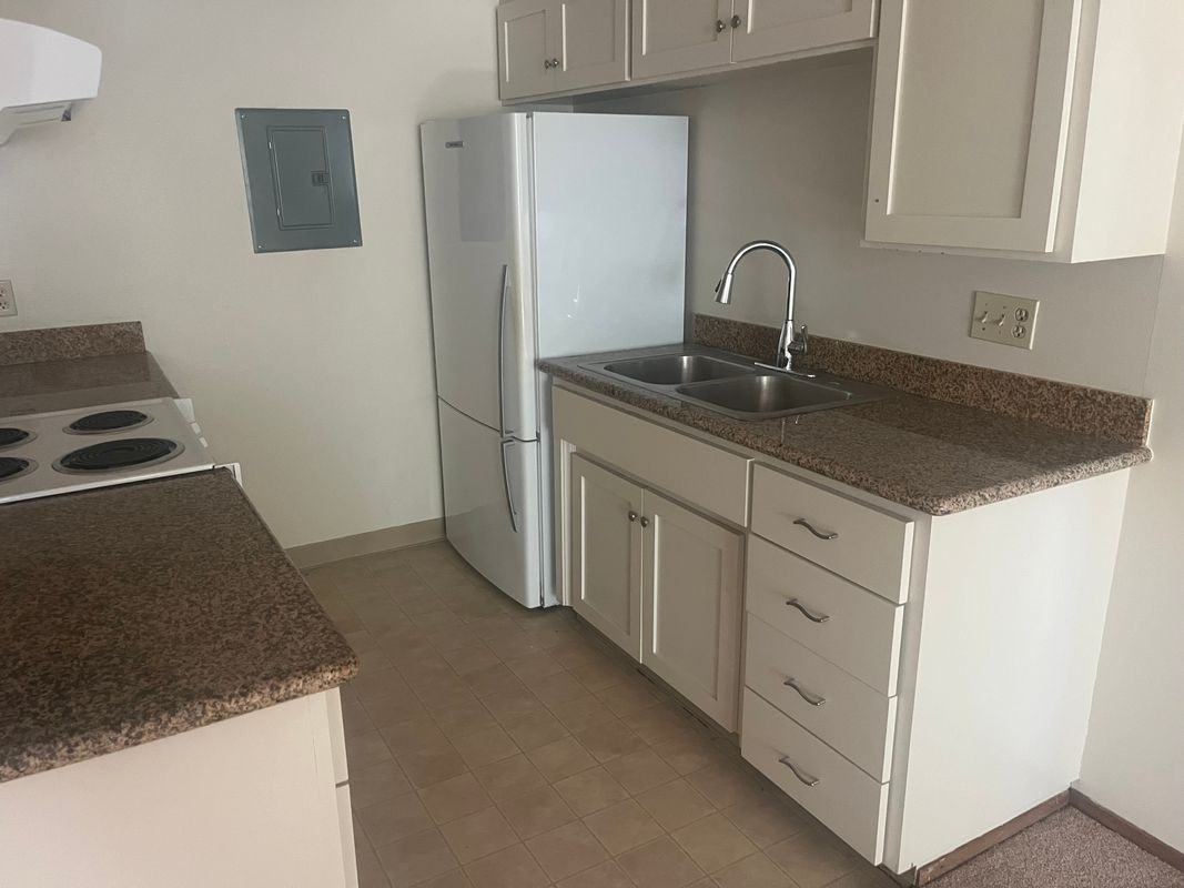 33 Atlas Ave - Photo 2 of 10