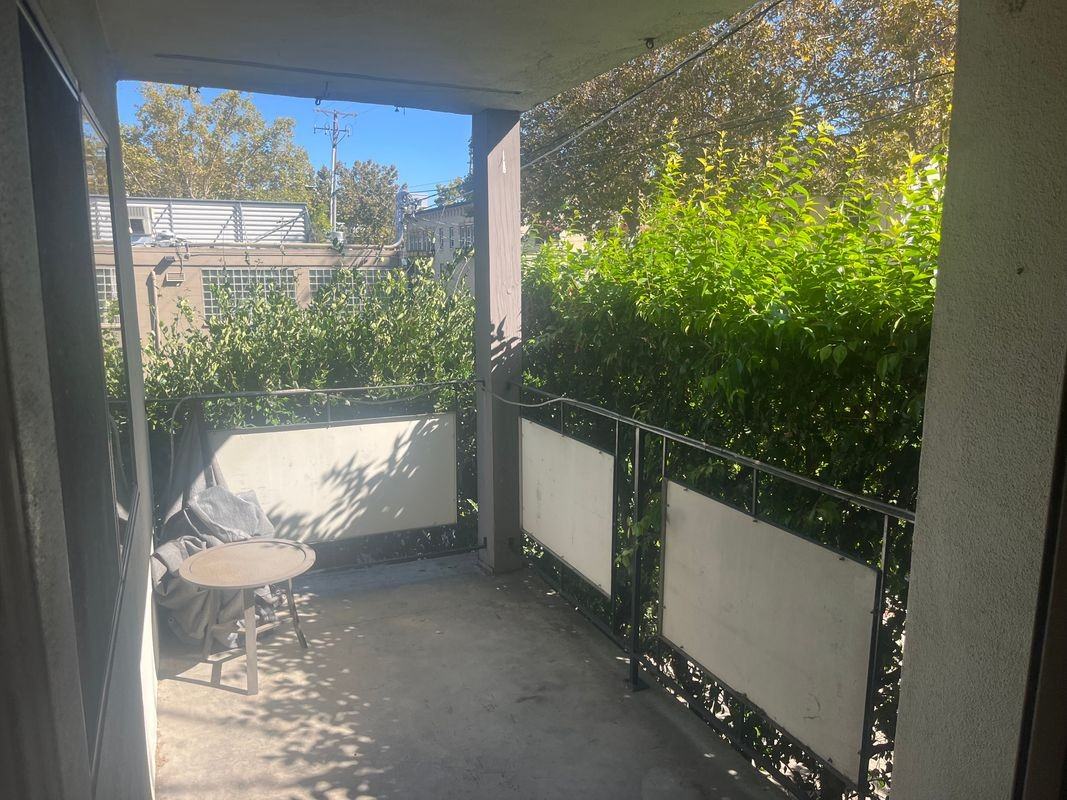 33 Atlas Ave - Photo 4 of 10