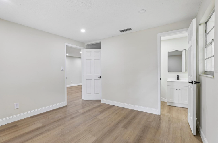 518 Lavon Dr - Photo 4 of 9