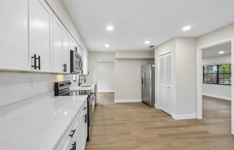 612 Rodney Dr - Photo 4 of 10