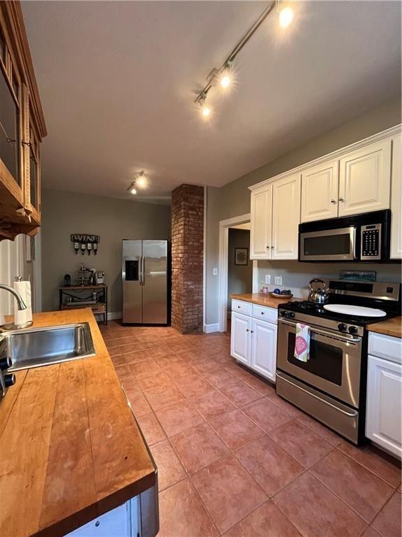 24 3rd St ##1 - Photo 7 of 20