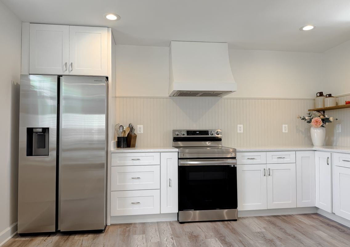 4985 Solomons Island Rd - Photo 4 of 15