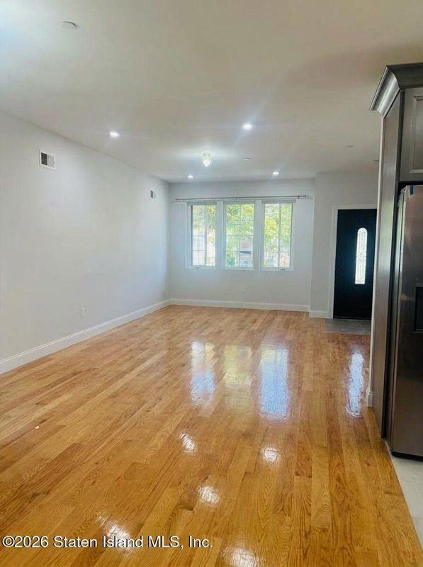 28 Hope Ave - Photo 2 of 12