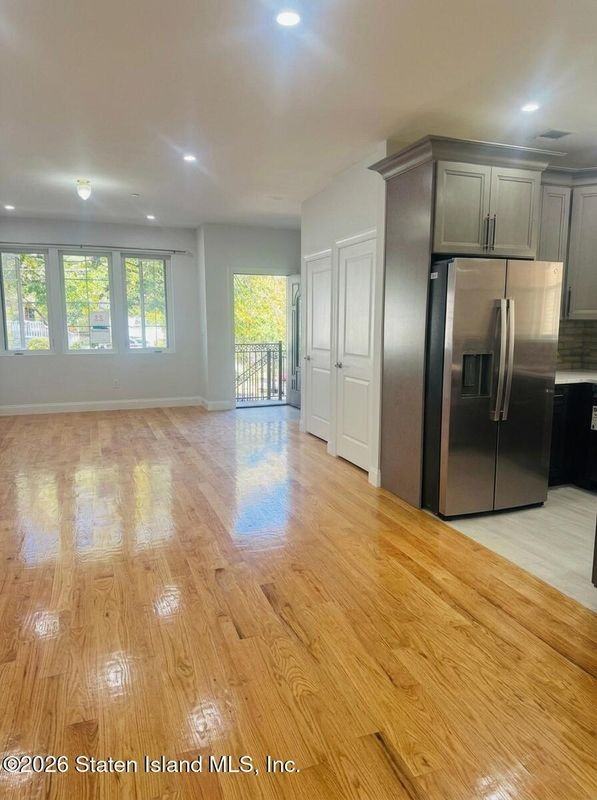 28 Hope Ave - Photo 3 of 12