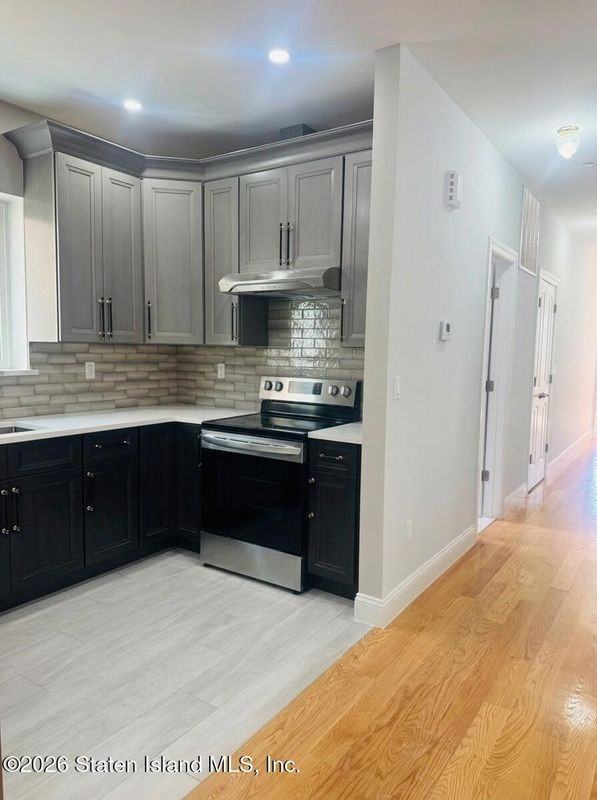 28 Hope Ave - Photo 4 of 12