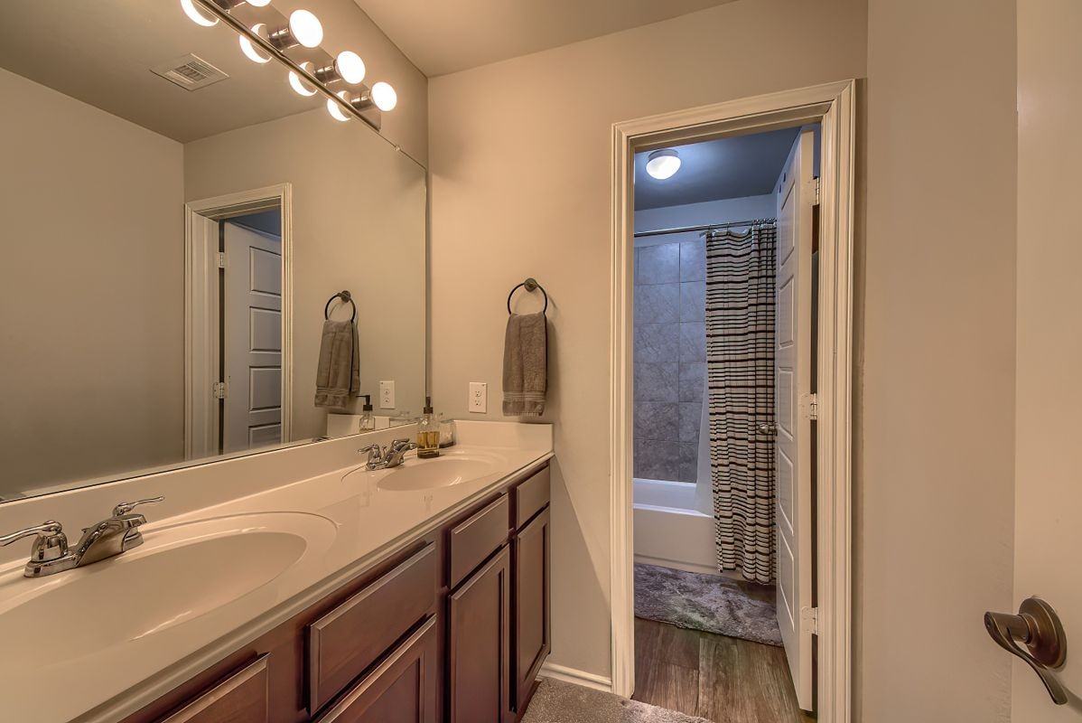 7421 Summer Blossom Ct - Photo 6 of 29