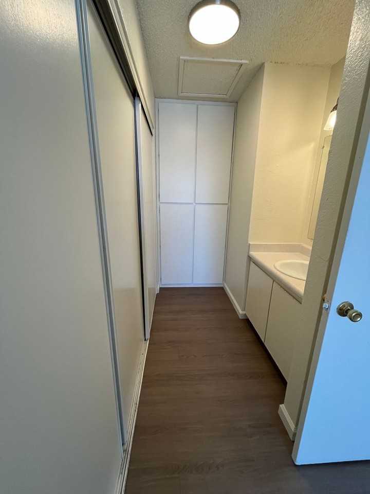 The Granada Apartments - Photo 4 of 21
