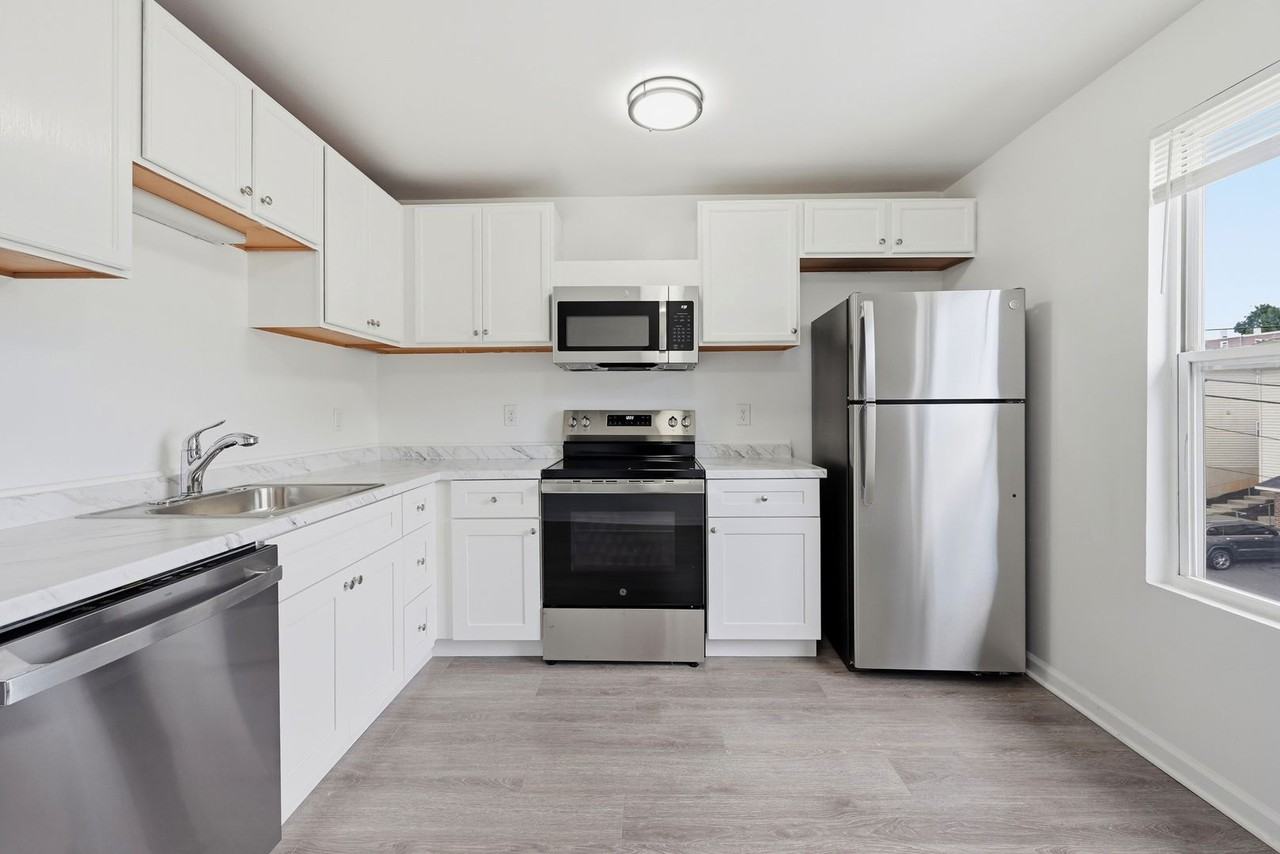 503 S Austin St #516 - Photo 3 of 14