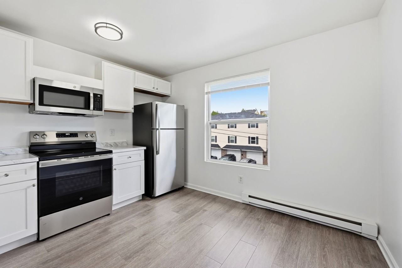 503 S Austin St #516 - Photo 4 of 14