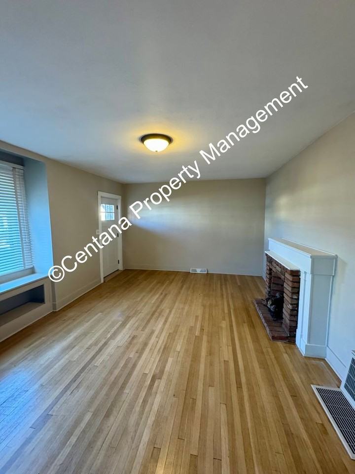 221 Chestnut St - Photo 2 of 24