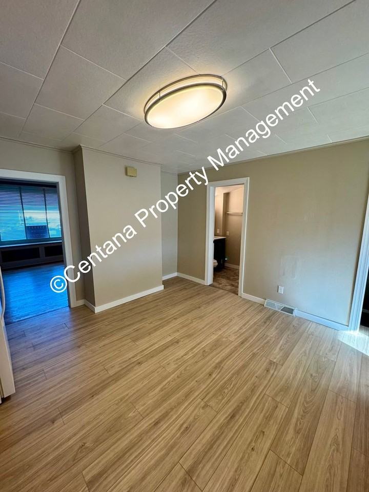 221 Chestnut St - Photo 5 of 24