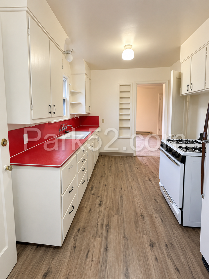 1002 S Oakes St - Photo 6 of 21