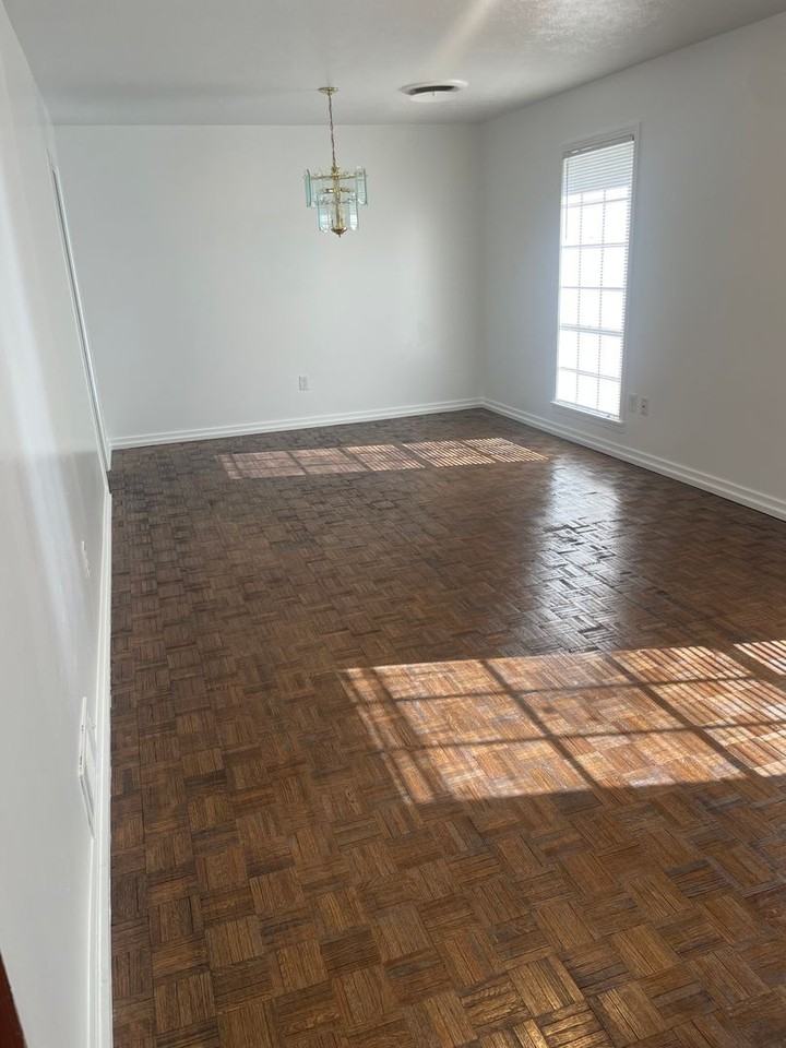 1606 Westbrook Rd - Photo 2 of 7