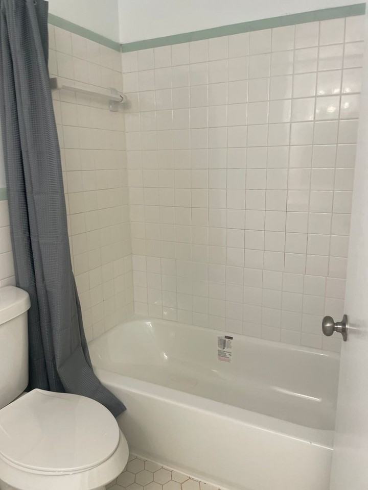 1606 Westbrook Rd - Photo 3 of 7