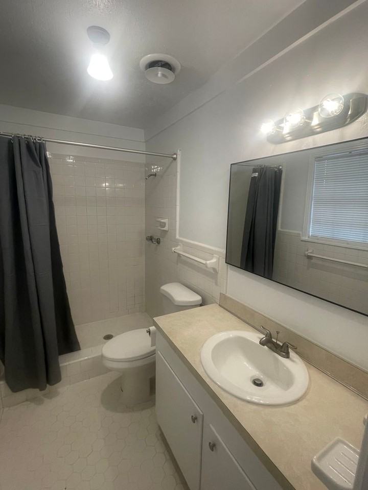 1606 Westbrook Rd - Photo 6 of 7