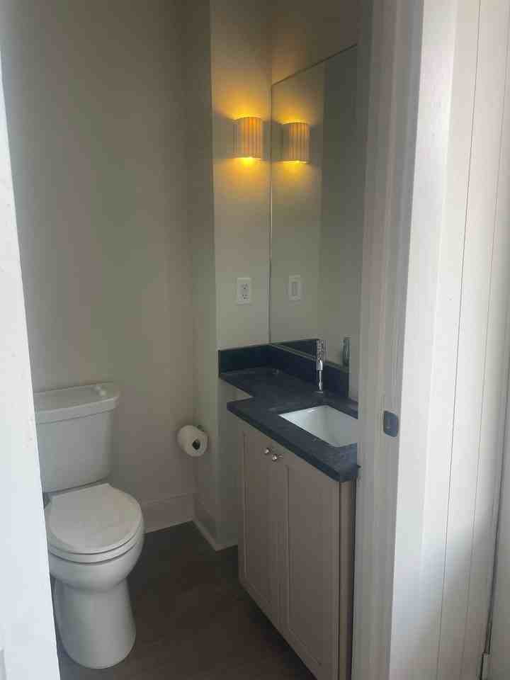 1923 Greenup St #5 - Photo 5 of 23